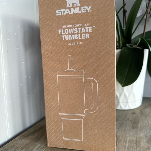 Stanley Pink Insulated Water Bottle 40oz - Picture 10 of 12